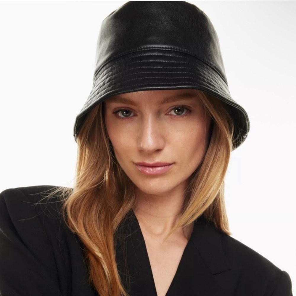 Aritzia Babaton Sandra Vegan Leather Bucket | Black